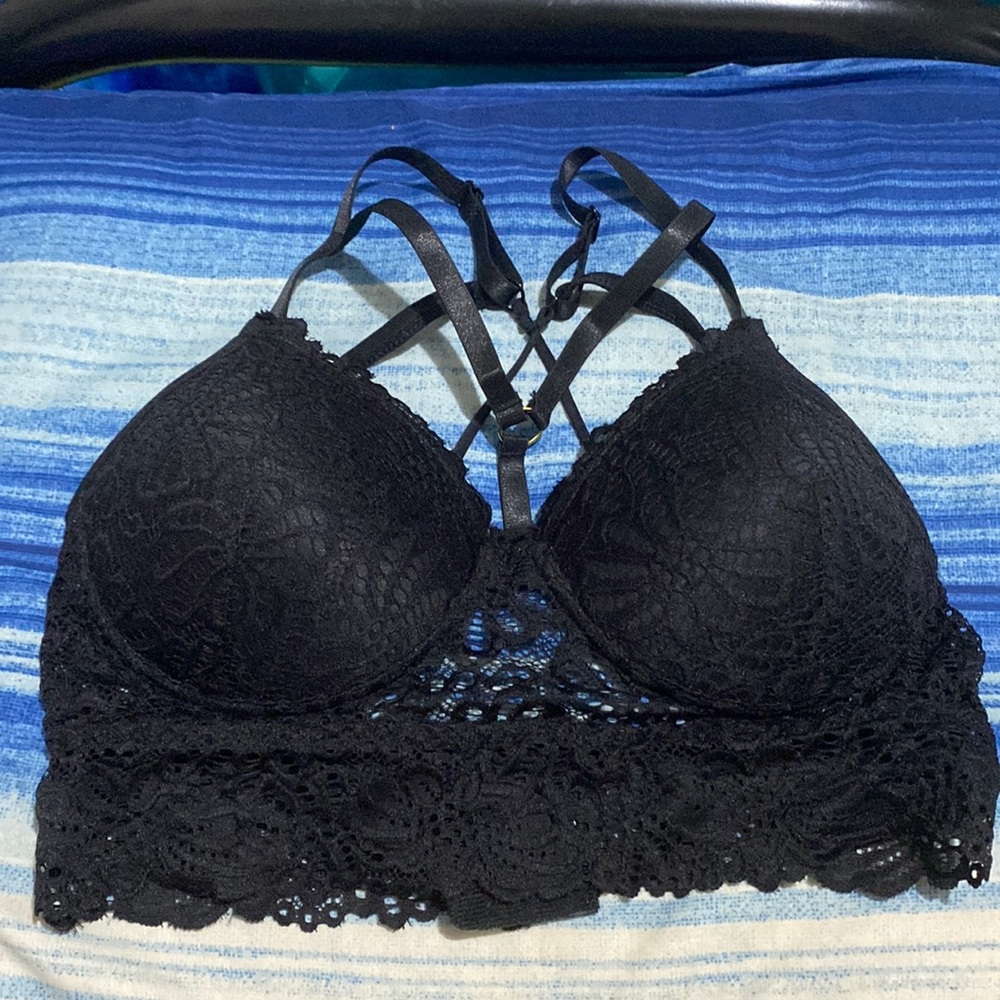 Strappy lace push up bra